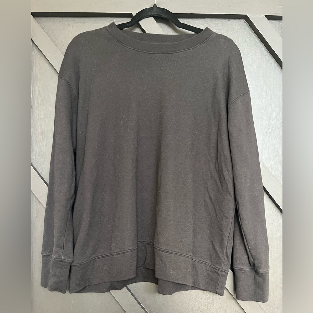 Alice Walk The Crewneck Sweatshirt in Black – Size Large